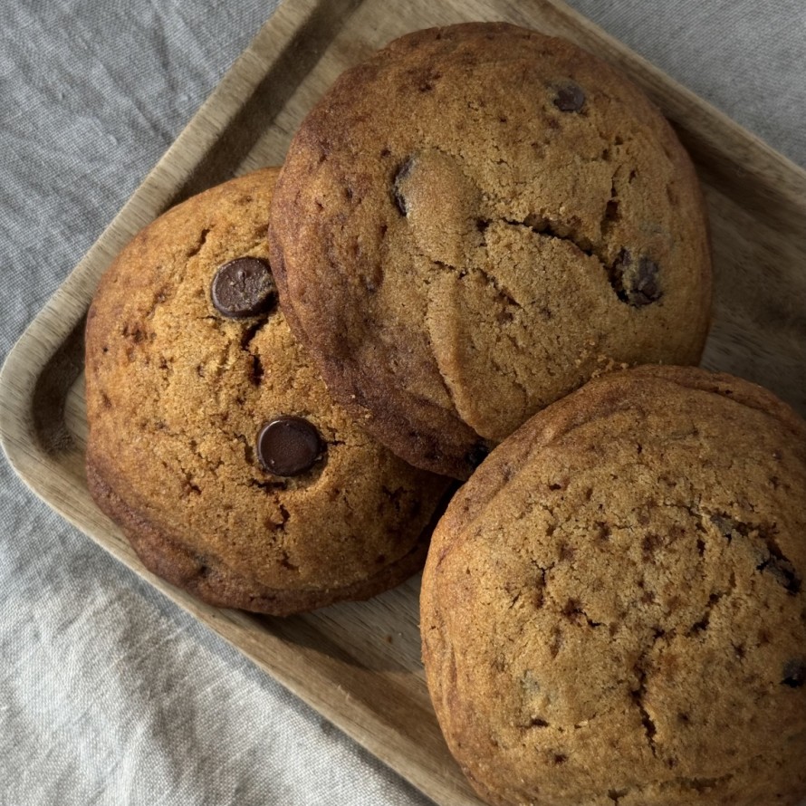 Orkiszowe ciasteczka z kawałkami ciemnej czekolady